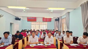 CHI BỘ TRƯỜNG TIỂU HỌC KỲ PHƯƠNG  SINH HOẠT CHUYÊN ĐỀ  Với chủ đề: “Xây dựng Đảng trong sạch, vững mạnh về chính trị, tư tưởng, tổ chức và đạo đức, xây dựng đất nước ngày càng giàu đẹp, văn minh”