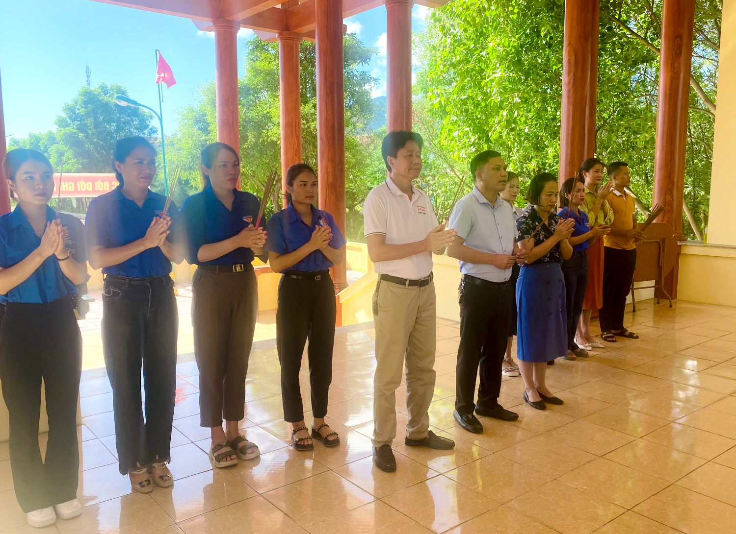 Trường Tiểu học Kỳ Phương tiếp nối truyền thống “Uống nước nhớ nguồn” nhân kỷ niệm 76 năm Ngày thương binh, liệt sĩ 27/7/1947 - 27/7/2023